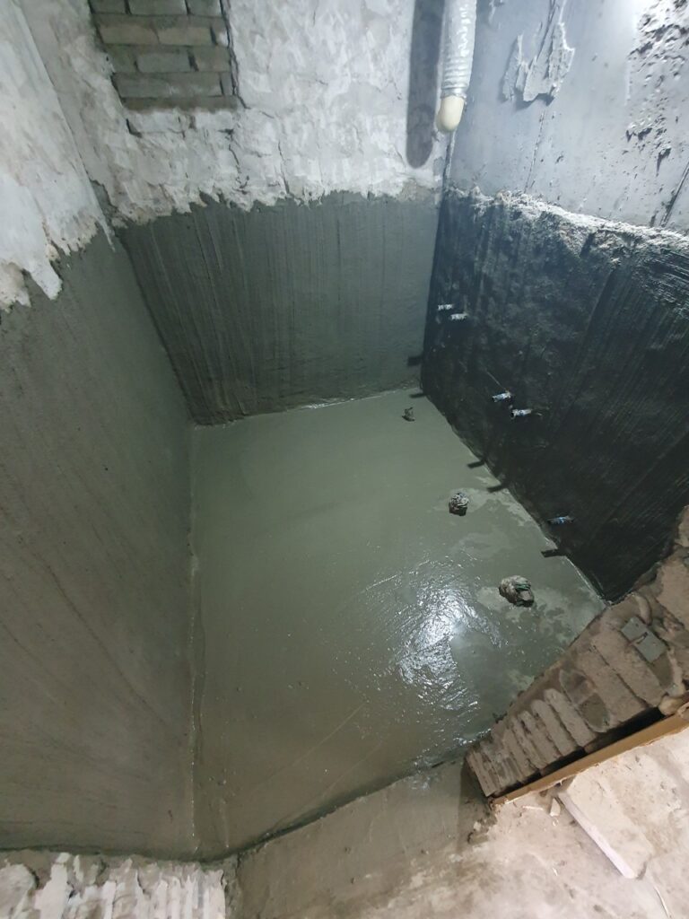 아파트 욕실 1차 바탕면 방수액혼합 재물방수